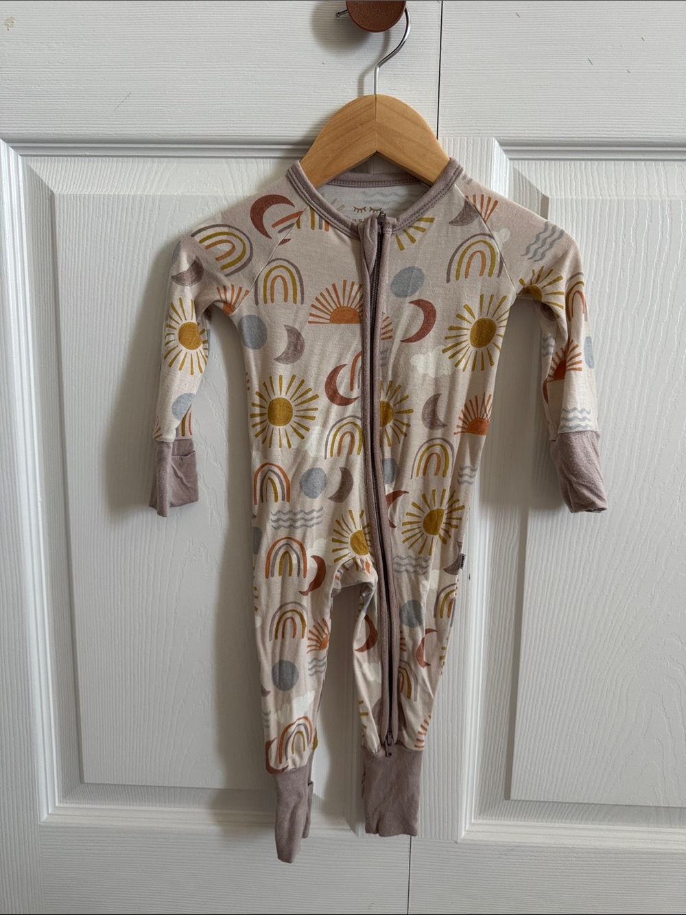 Little Sleepies 0-3 months Neutral Sun & Rainbow Print Long-Sleeve Zippy